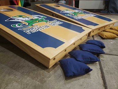 Champer-Notre-Dame-Cornhole-set-1b.jpg