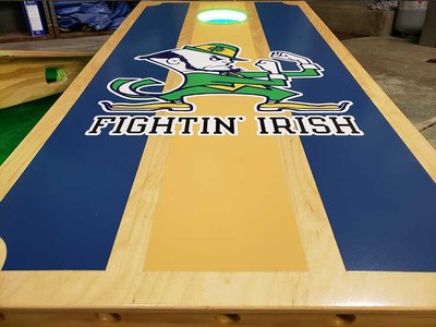 Champer-Notre-Dame-Cornhole-set-3.jpg