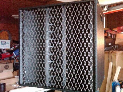 Front view in Duratex with expanded metal grille