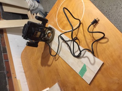 circle cutting jig.JPG