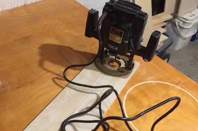 circle cutting jig.JPG