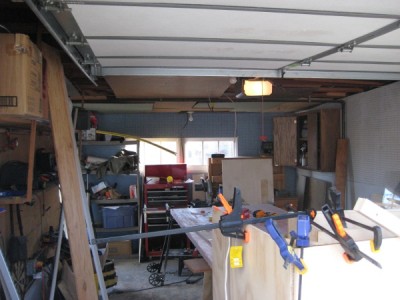 pic of my garage from outside in.JPG