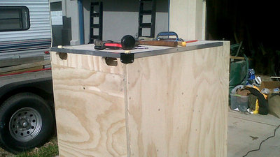 The corner bracket gets placed after the corners rails.