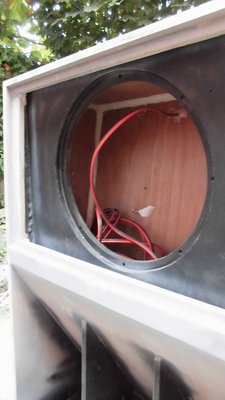 Caulk all around the inside of the back chamber, no leaks here.